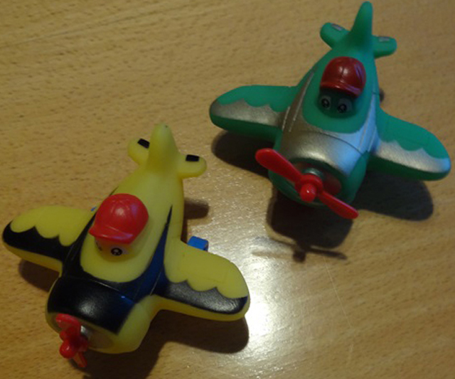 Plastic toy set inspection
